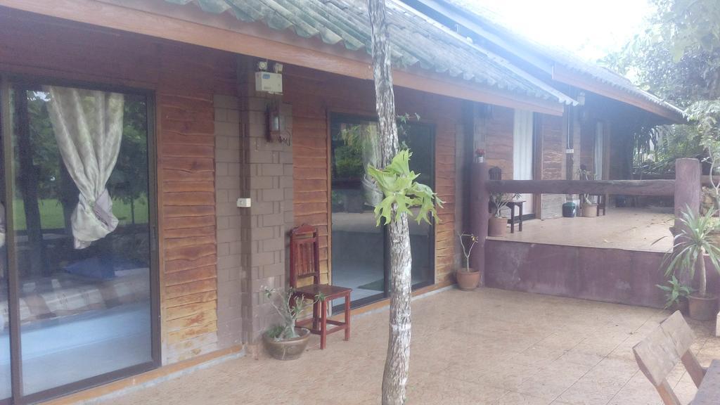 The Local Story Resort Ban Mon Talaeng Exteriör bild